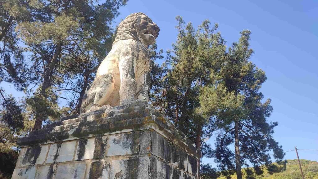 Amphipolis_Lion_statue_Thessaloniki_day_trips